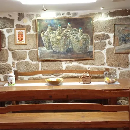 La Casona Ribeirasacra Holiday home Moreiras